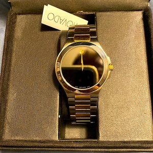 Movado watch worn a few times bought at twin river 4 yrs ago.